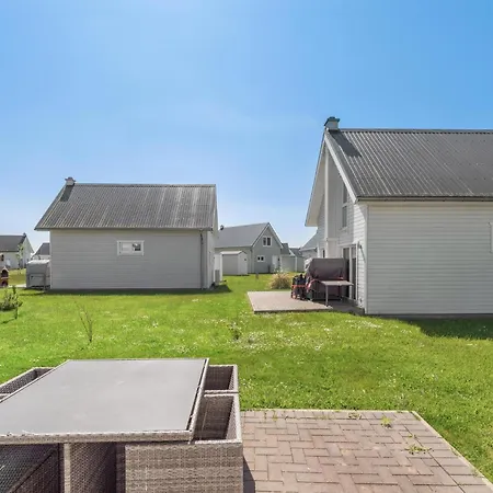 Front In Ostseeresort Holiday home *